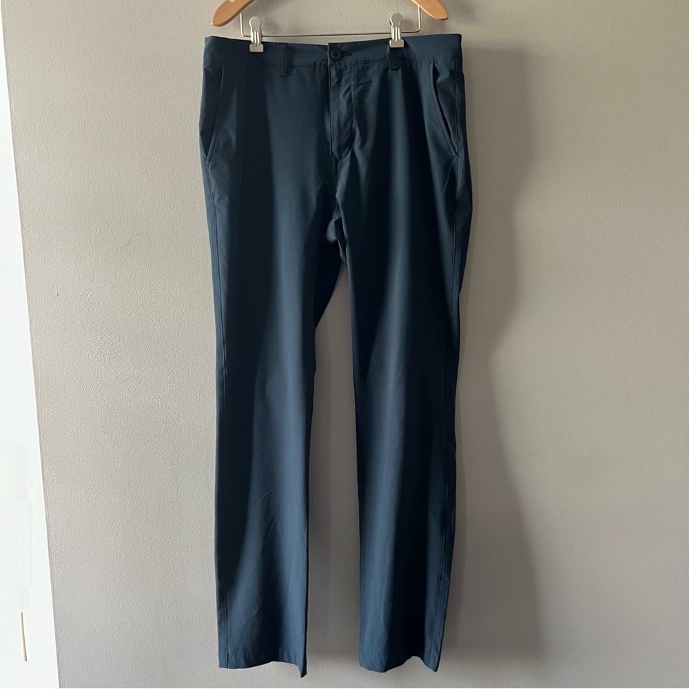 Excellent condition Vineyard Vines Men’s Breaker Pants 32x34 Navy Blue